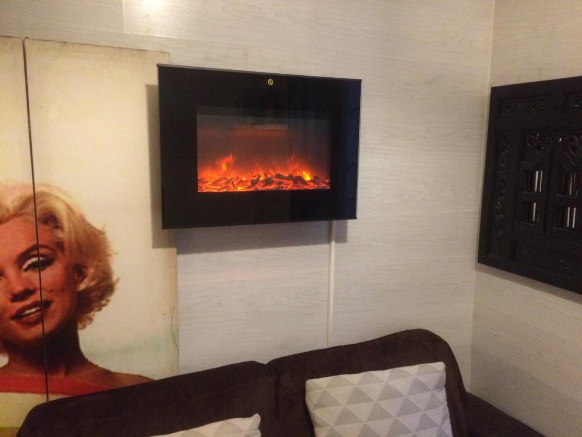 Maryline: Cozy Parisian Retreat With Patio View Apartment *